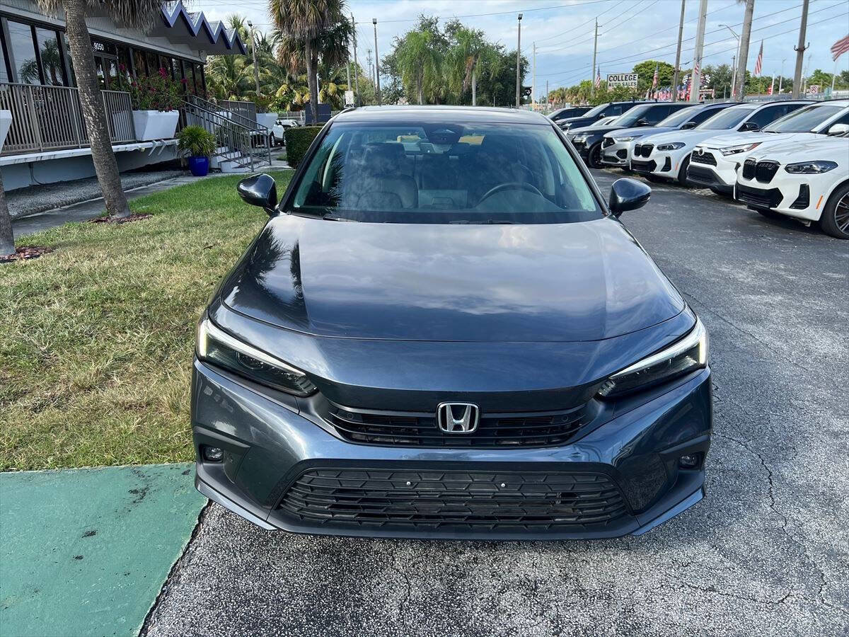 Used 2022 Honda Civic Touring image 3