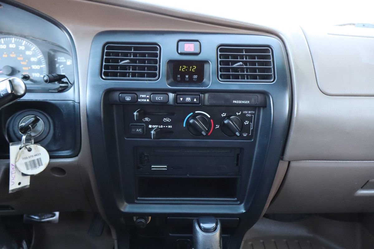 Used 2000 Toyota 4Runner SR5 w/ Upgrade Value Pkg 4 image 32