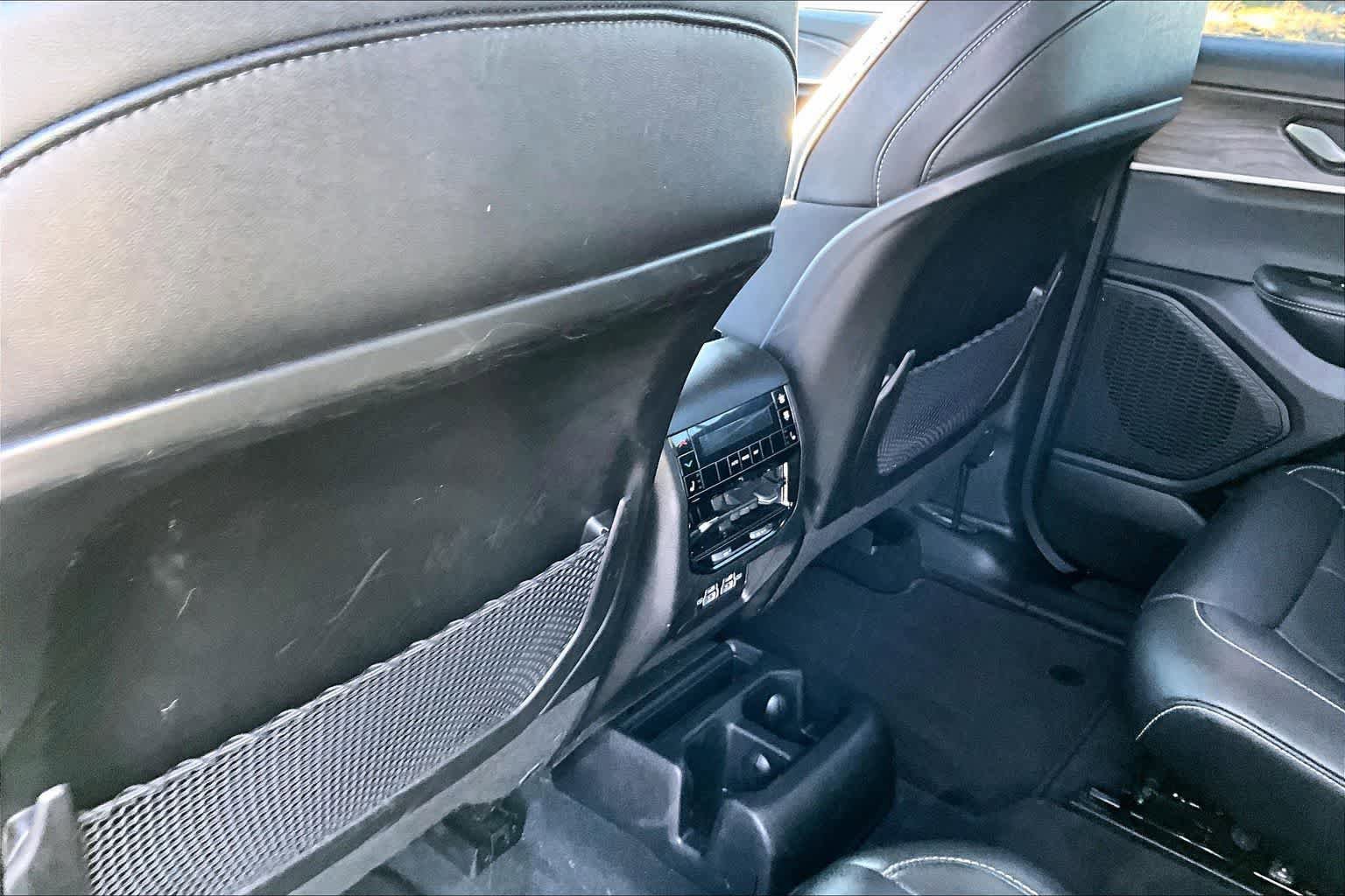 Used 2023 Jeep Grand Cherokee L Limited image 12