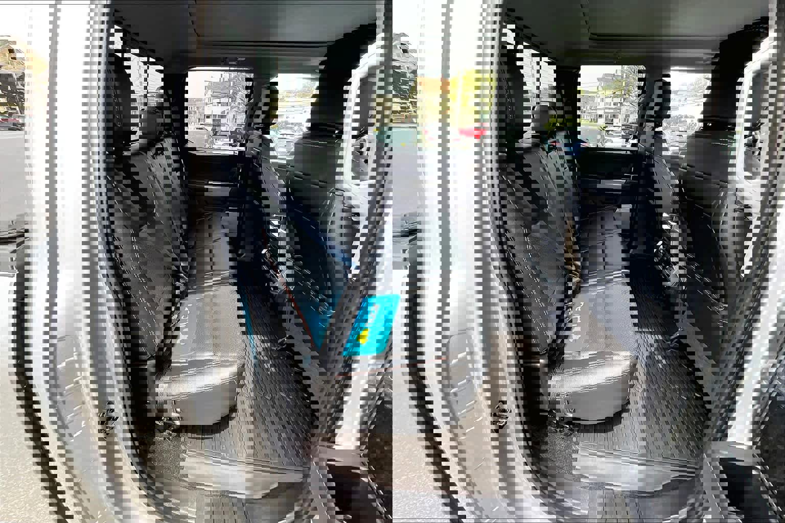 Used 2022 Ford F150 Lariat w/ Equipment Group 502A High image 31