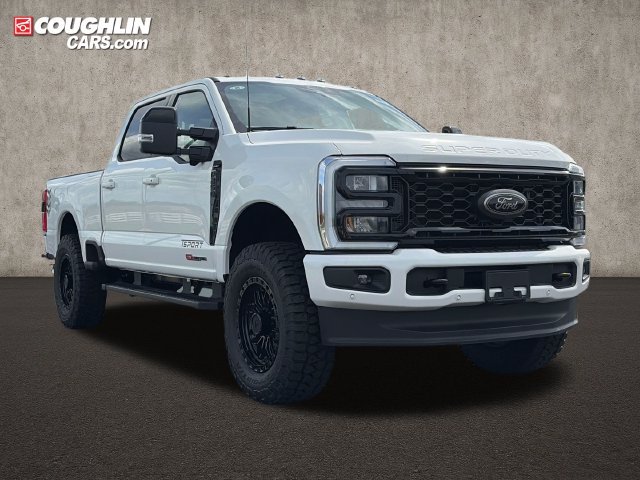 New 2026 Ford F250 Lariat w/ Black Appearance Package