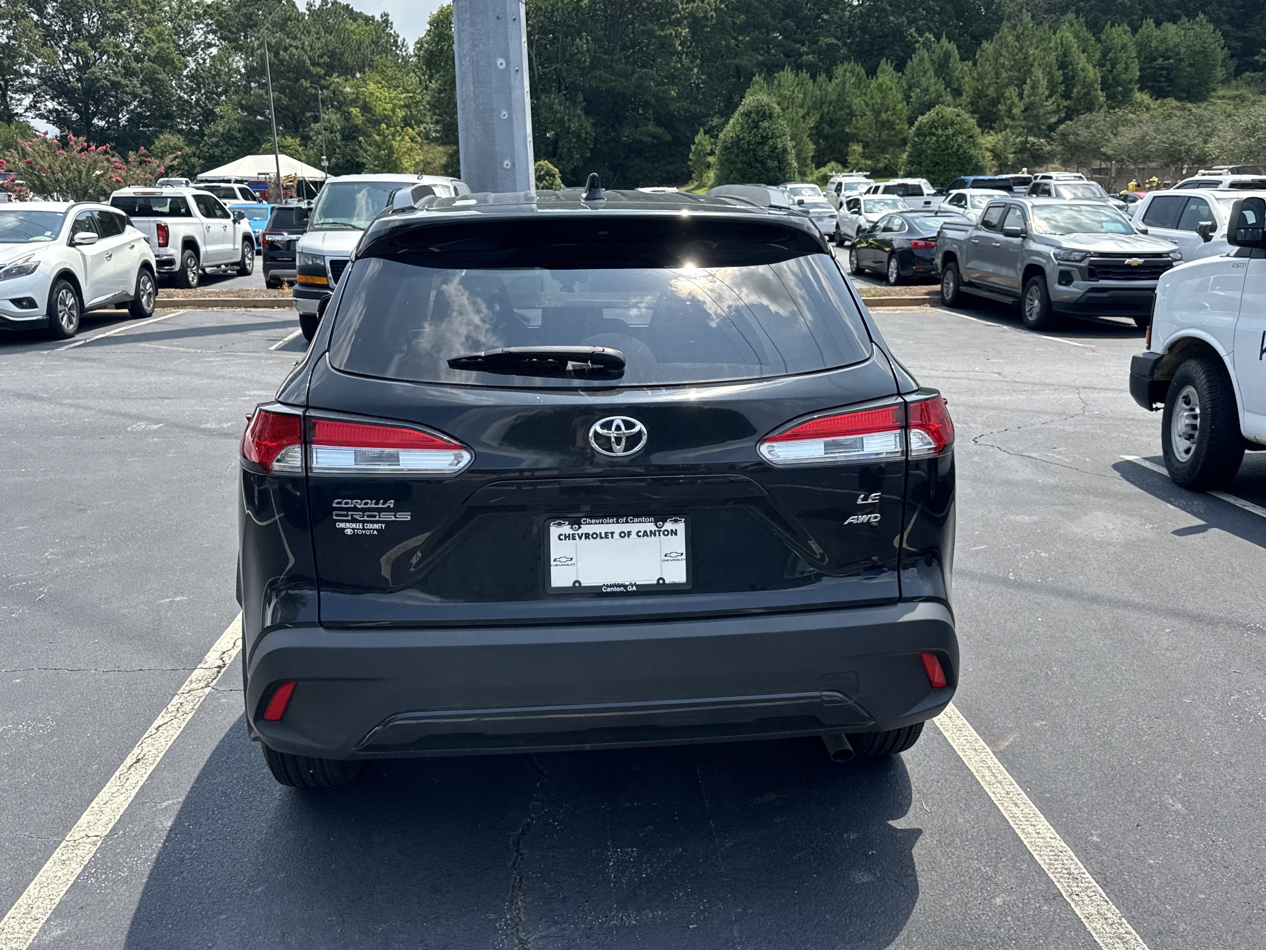 Used 2024 Toyota Corolla Cross LE AWD/4WD image 5