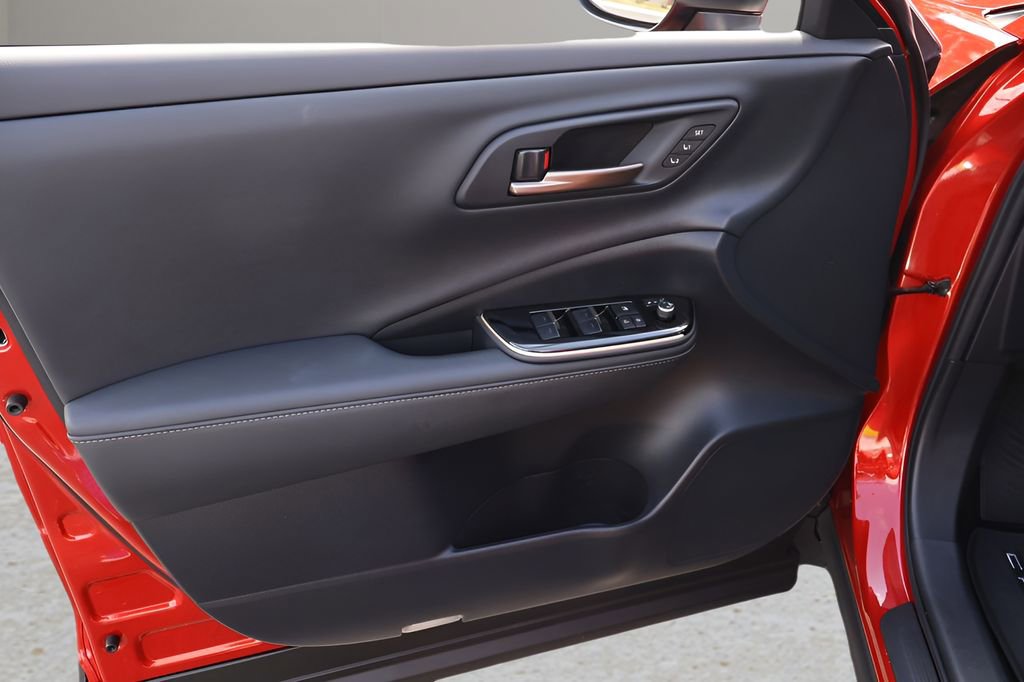 Certified 2024 Toyota Crown AWD/4WD image 9