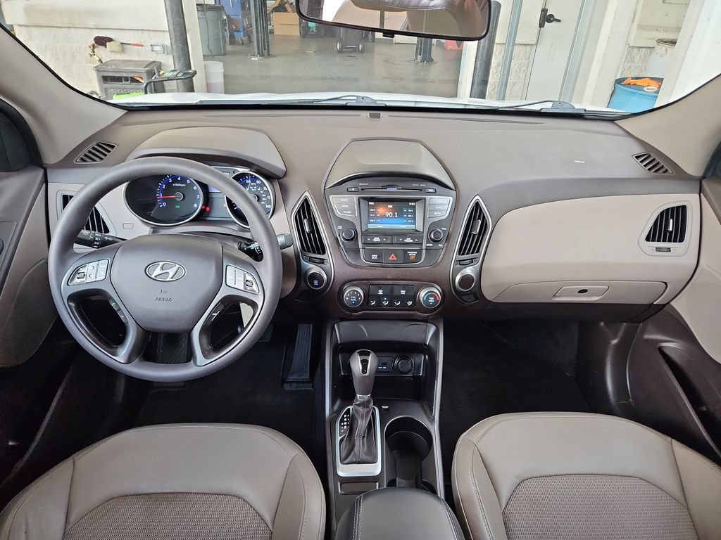 Used 2015 Hyundai Tucson GLS w/ Option Group 02 AWD/4WD image 9