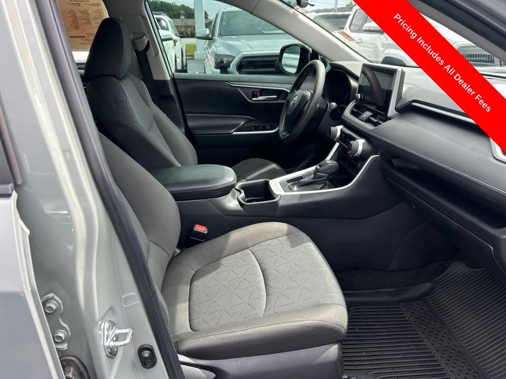 Used 2023 Toyota RAV4 XLE FWD image 21