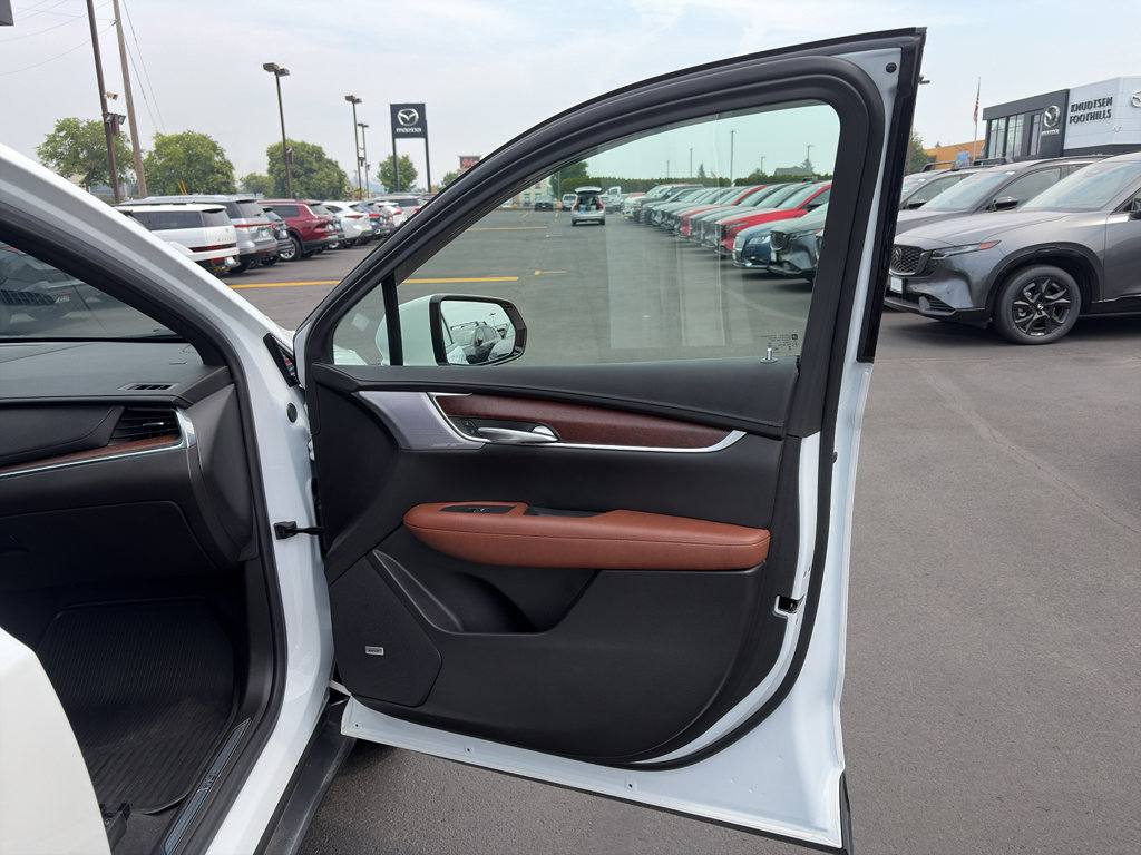 Used 2024 Cadillac XT5 Sportv w/ LPO, Floor Liner Package AWD/4WD image 17