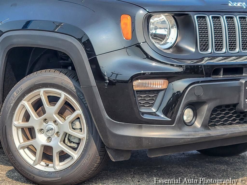 Certified 2022 Jeep Renegade Latitude w/ Sun/Sound Group AWD/4WD image 5