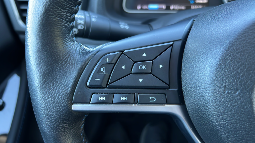 Used 2019 Nissan Leaf SV w/ SV Technology Package FWD image 16