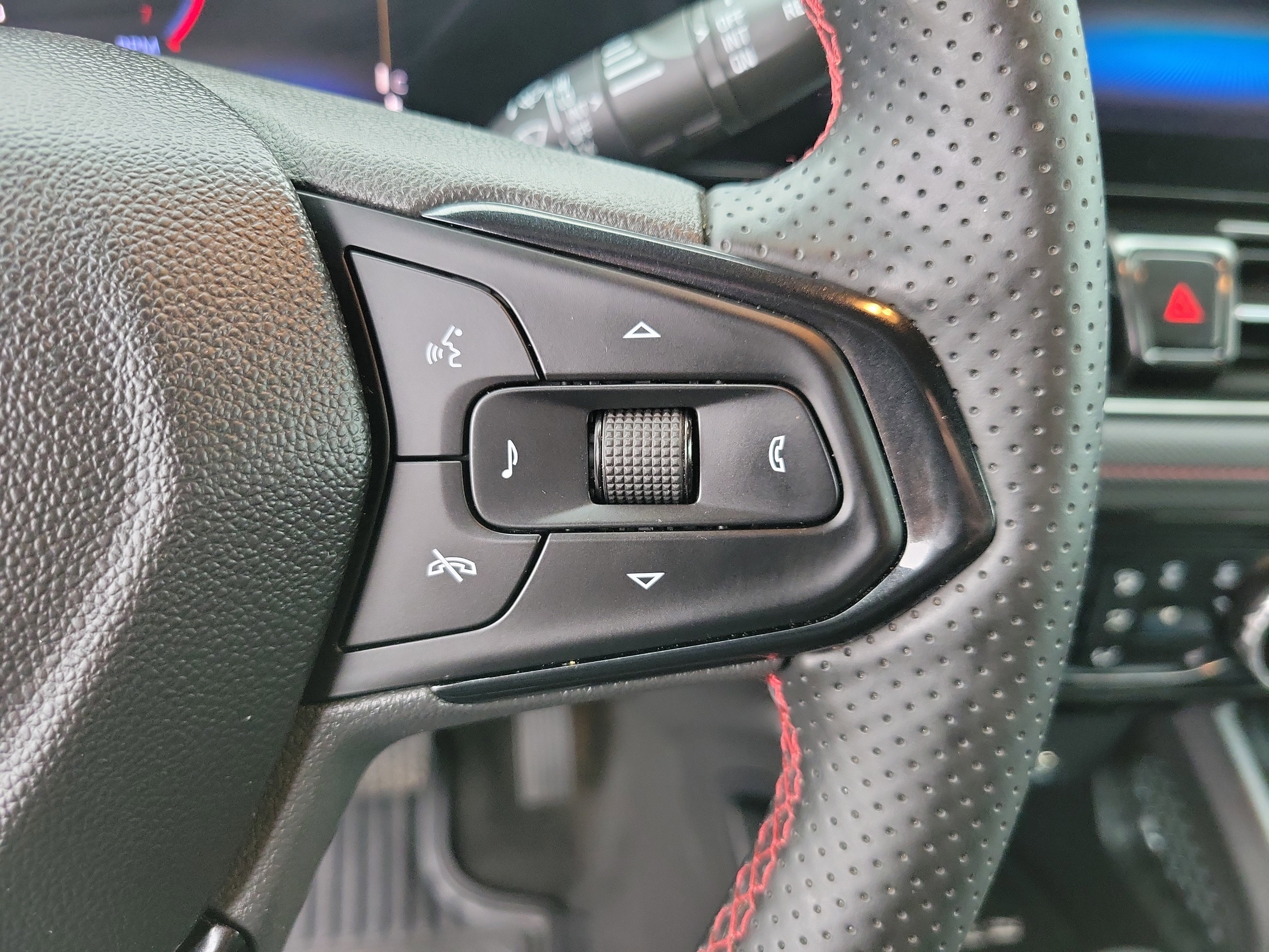 Used 2025 Chevrolet TrailBlazer RS w/ Convenience Package FWD image 22