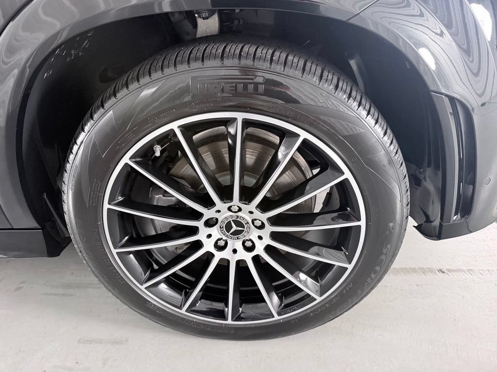Used 2023 Mercedes-Benz GLE 450 4MATIC image 4