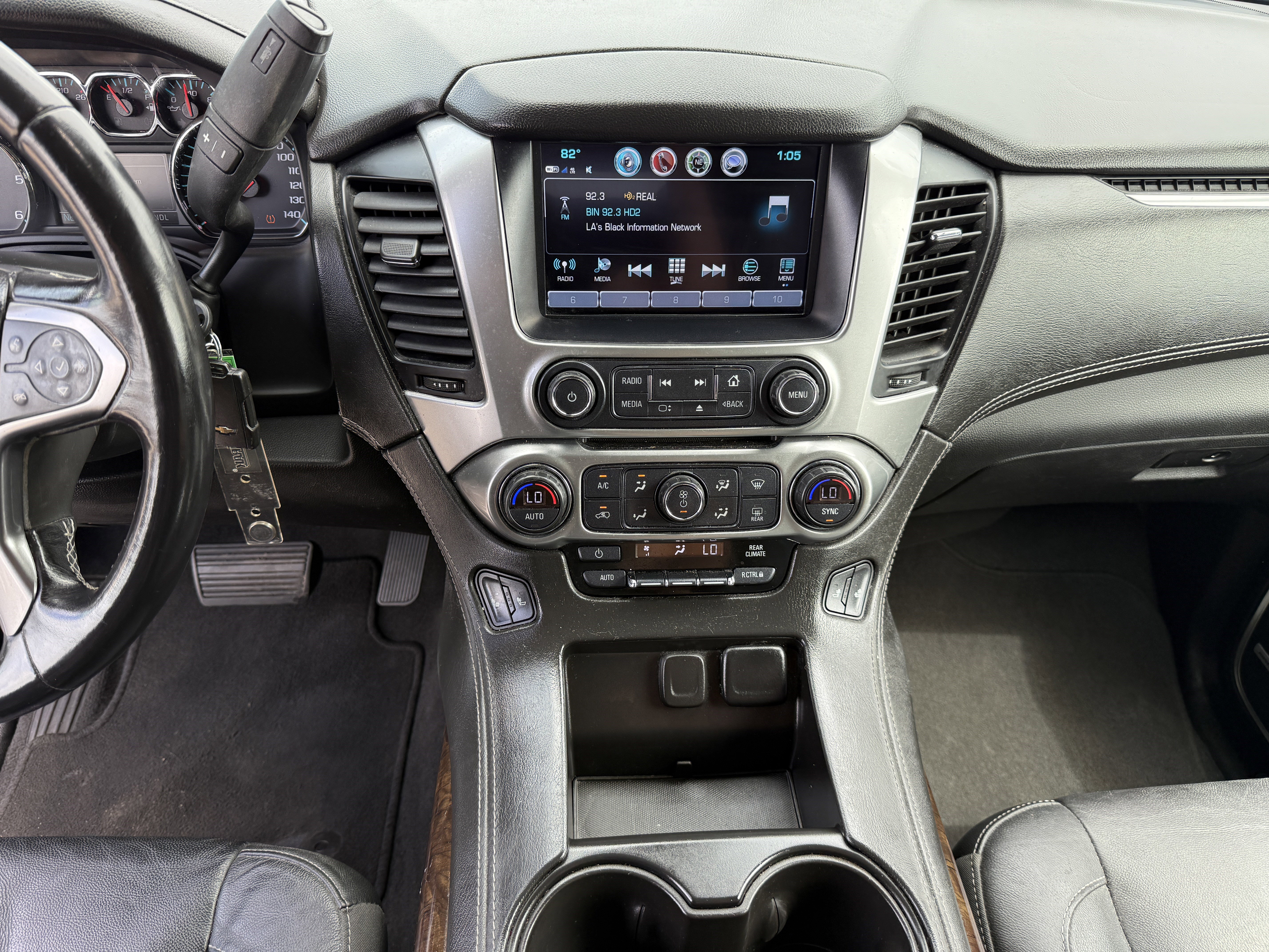 Used 2020 Chevrolet Suburban LT image 10