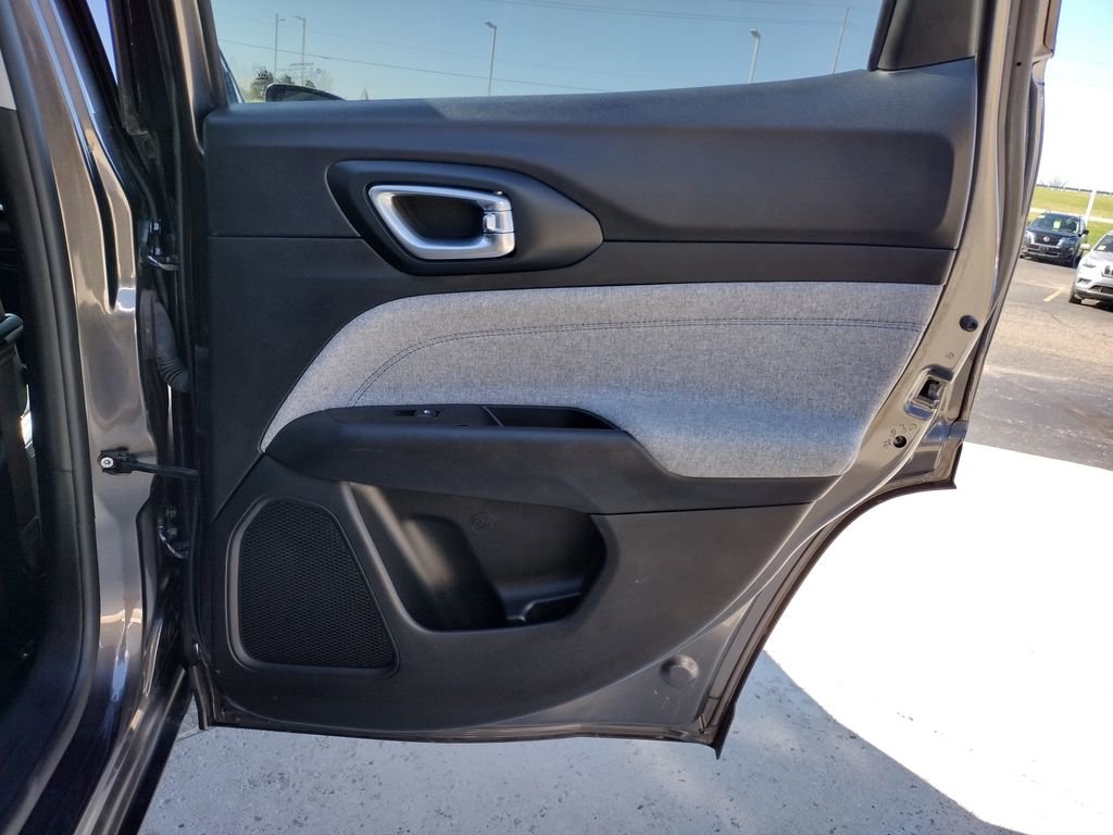 Used 2022 Jeep Compass Latitude w/ Convenience Group image 19