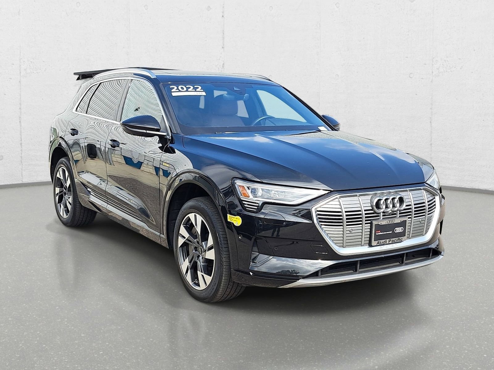 Used 2022 Audi e-tron Premium Plus AWD/4WD image 3
