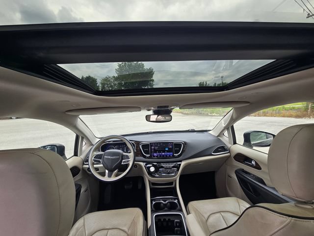 Used 2021 Chrysler Pacifica Limited w/ Premium & Safety Sphere Group AWD/4WD image 17