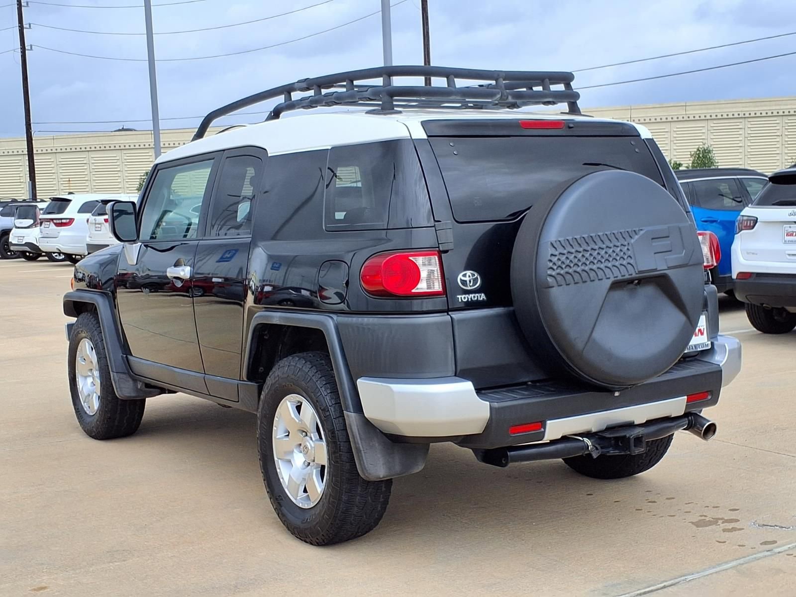 Used 2010 Toyota FJ Cruiser 2WD image 2