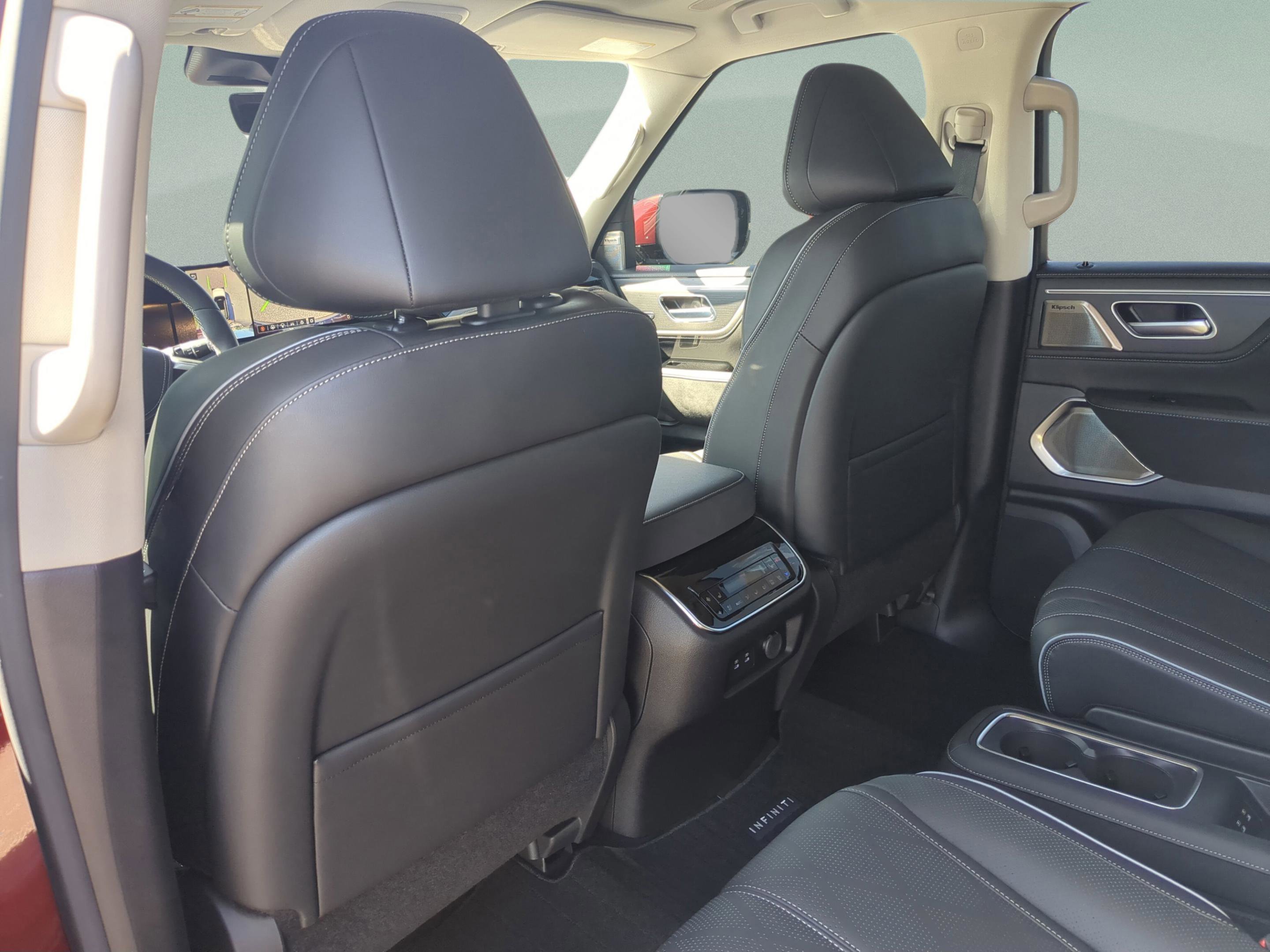 Used 2025 INFINITI QX80 Sensory image 11