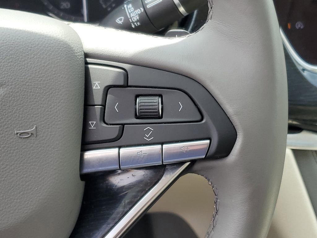 Used 2025 Cadillac XT6 Premium Luxury w/ LPO, Floor Liner Package AWD/4WD image 13