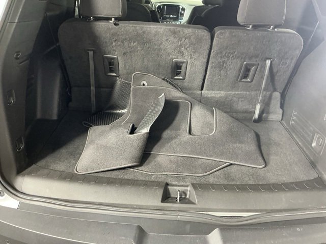Used 2022 Chevrolet Traverse LT image 25