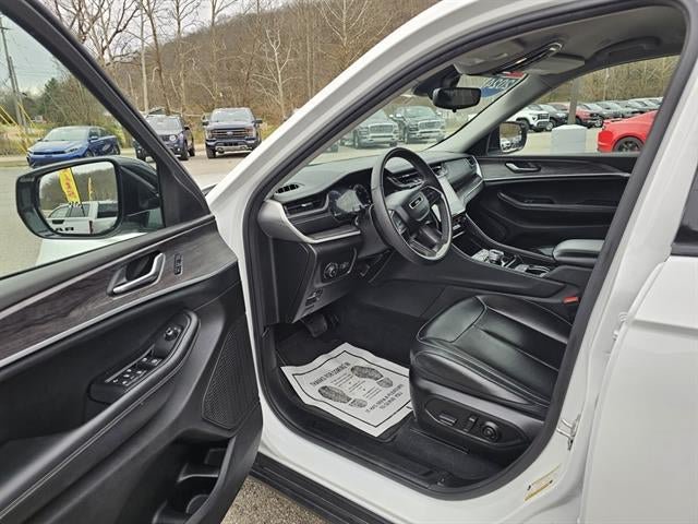 Used 2024 Jeep Grand Cherokee Limited AWD/4WD image 16
