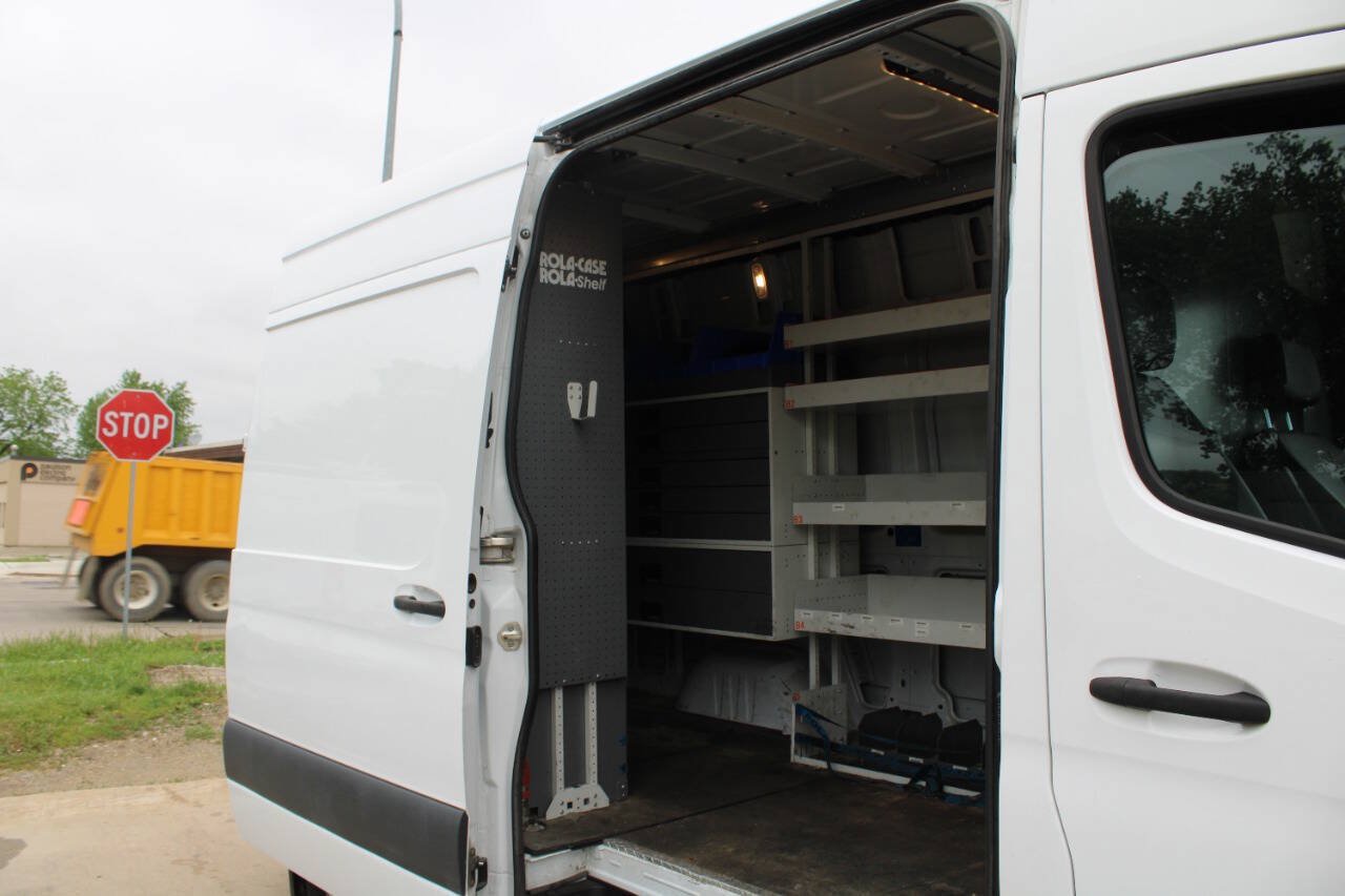 Used 2021 Freightliner Sprinter 2500 RWD image 14