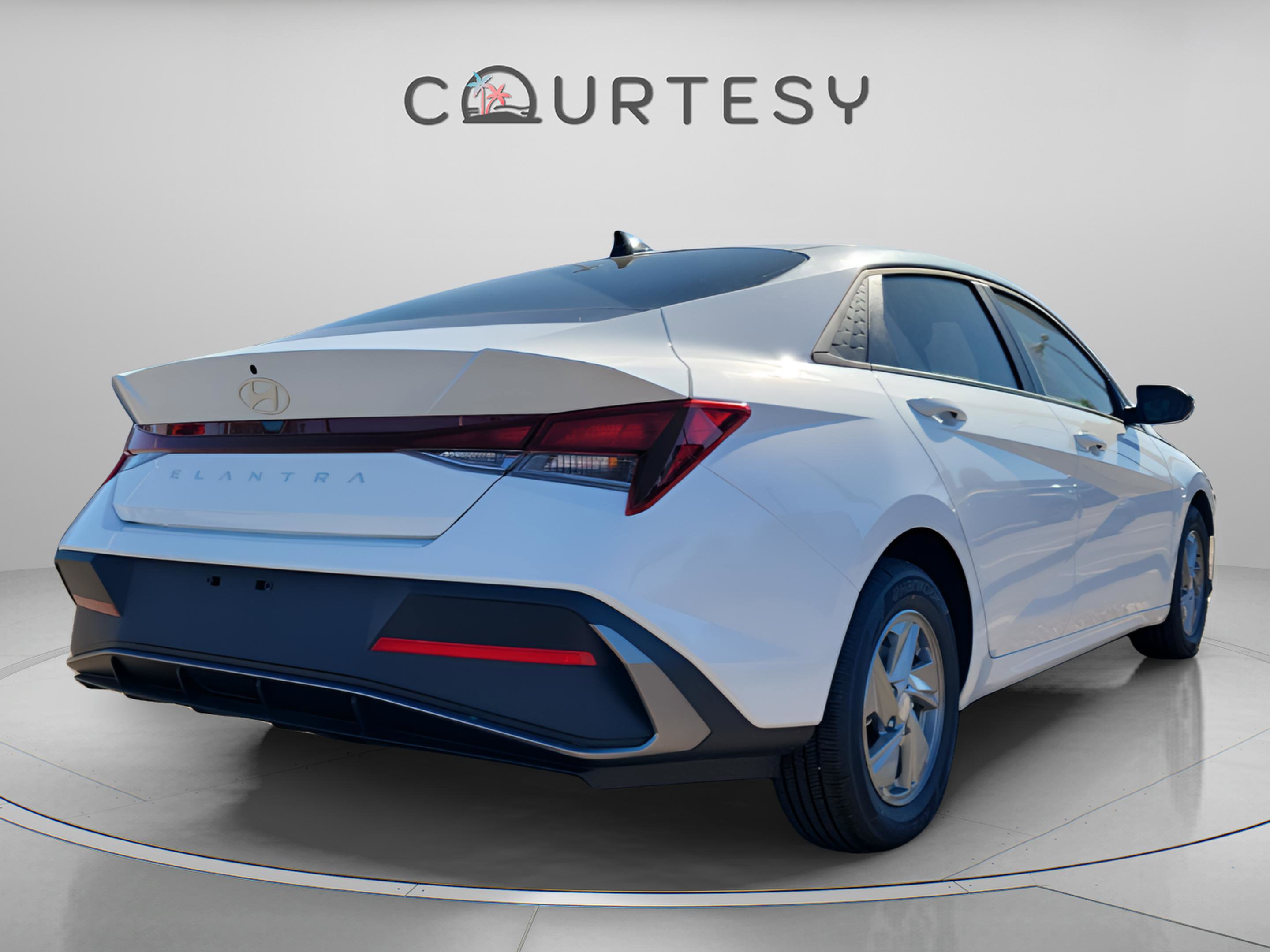 New 2026 Hyundai Elantra SE image 4