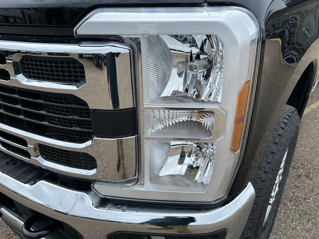 New 2026 Ford F250 XLT w/ 360-Degree Camera Package AWD/4WD image 11