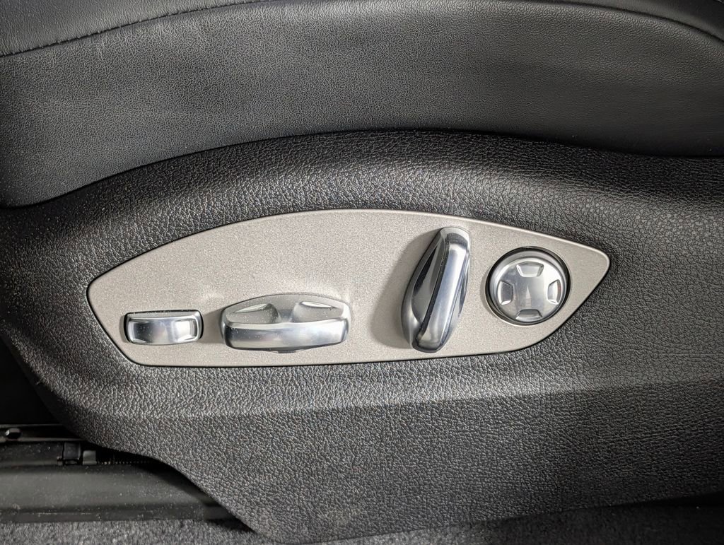 New 2026 Porsche Macan image 29