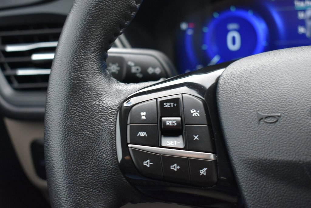 Used 2021 Ford Escape SEL w/ Technology Package image 18