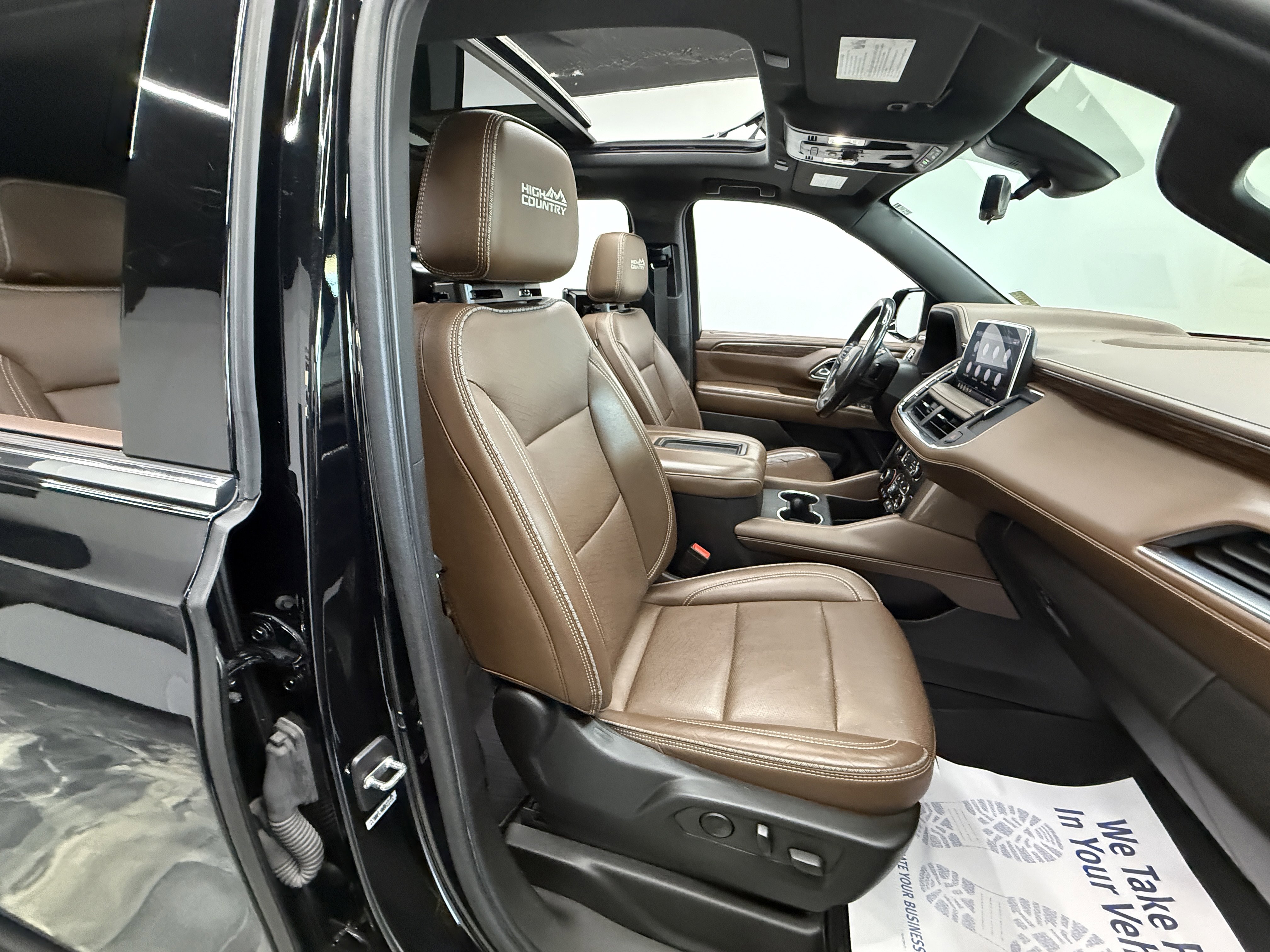 Used 2021 Chevrolet Suburban High Country AWD/4WD image 23