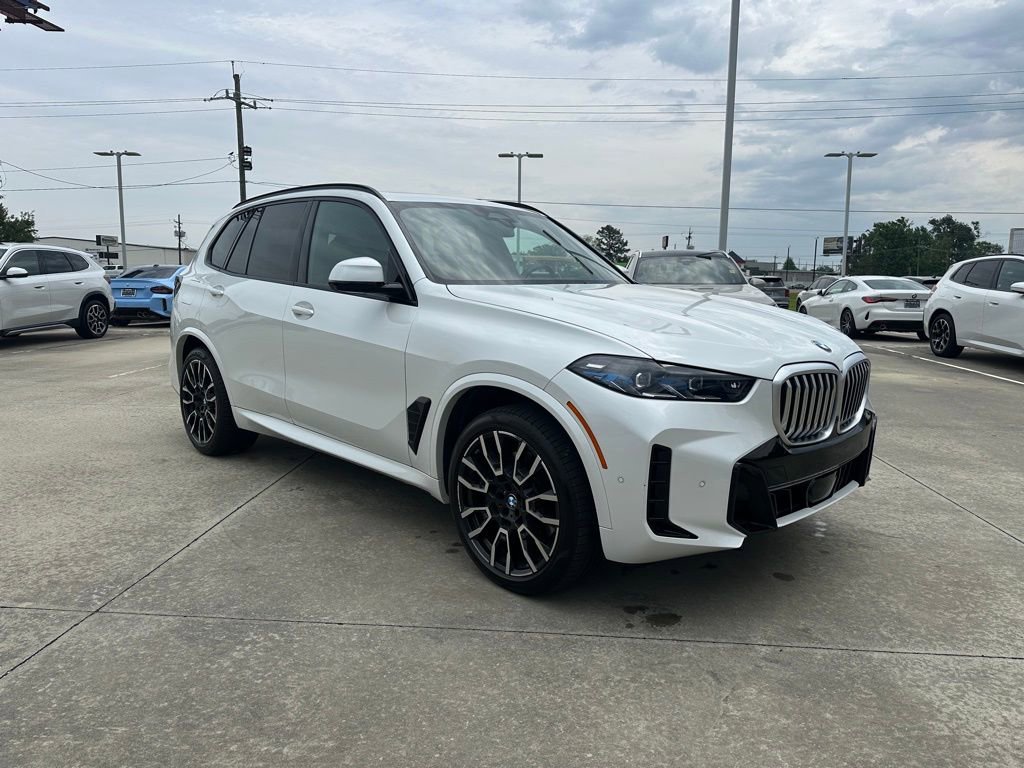 Certified 2024 BMW X5 sDrive40i w/ M Sport Package RWD image 3
