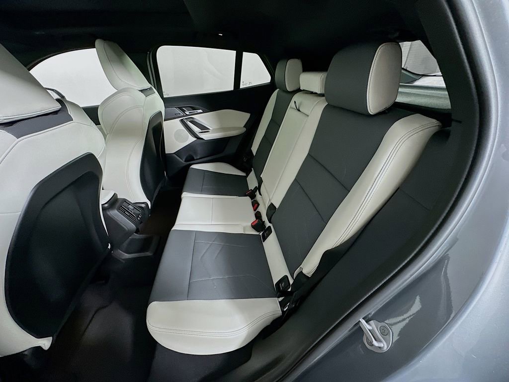 Used 2026 BMW X2 xDrive28i w/ Technology Package image 17