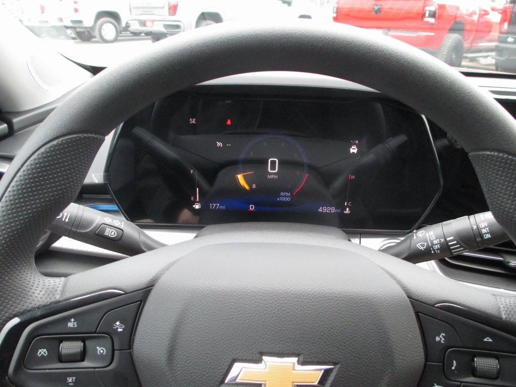 Used 2025 Chevrolet Trax LT image 22