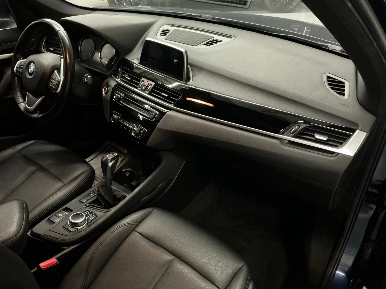 Used 2019 BMW X1 sDrive28i image 11