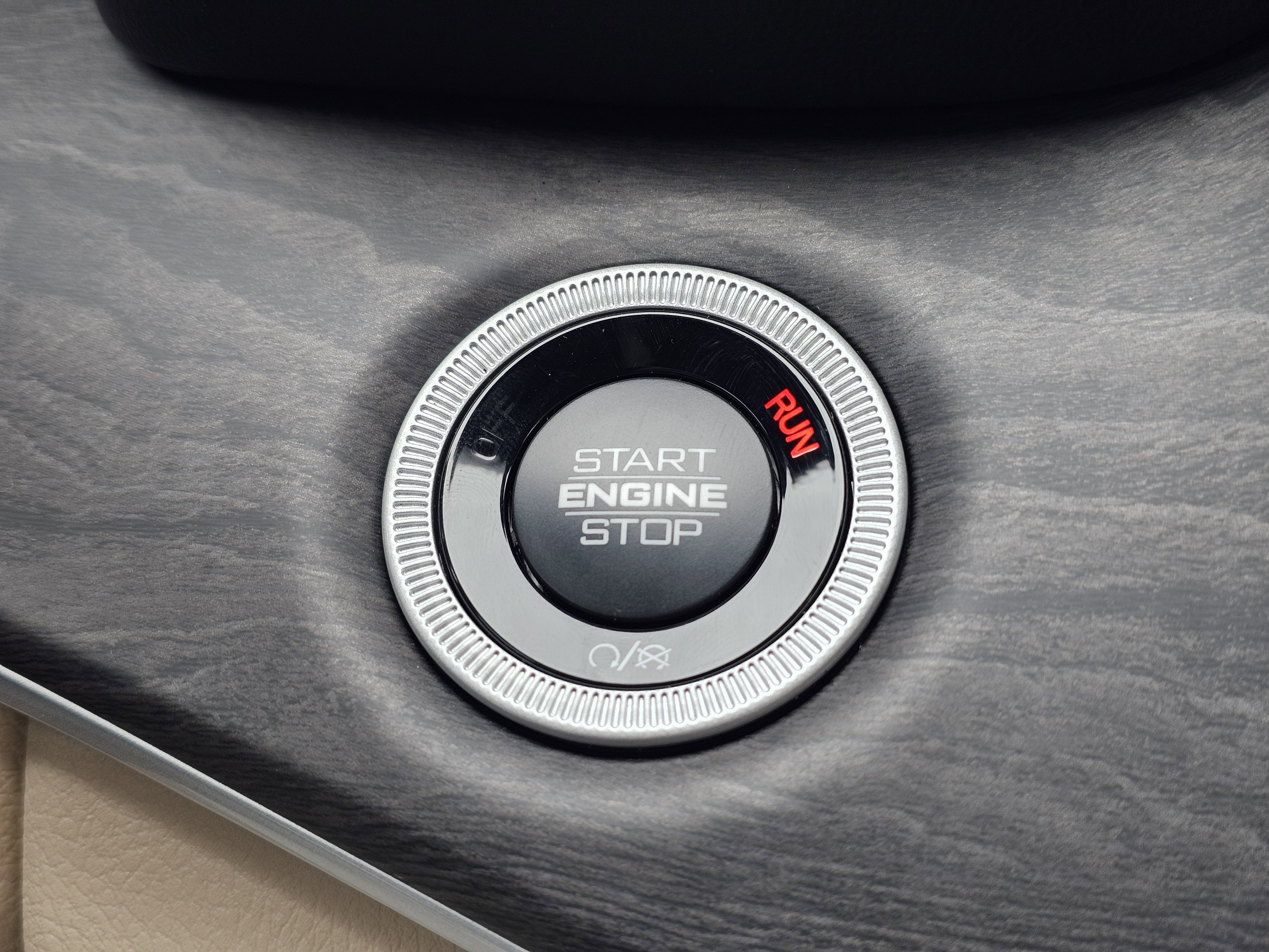 New 2025 Jeep Grand Cherokee Limited w/ Luxury Tech Group II image 23