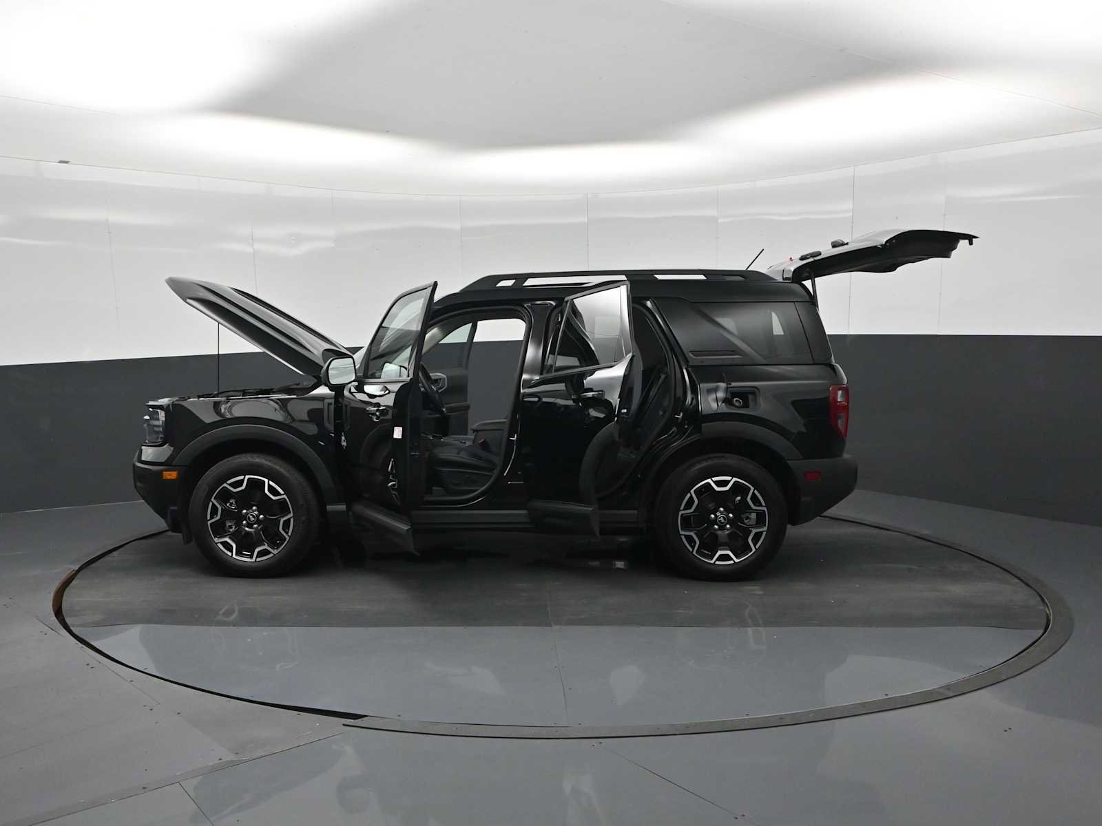 Used 2025 Ford Bronco Sport Outer Banks w/ Outer Banks Tech Package+ image 39