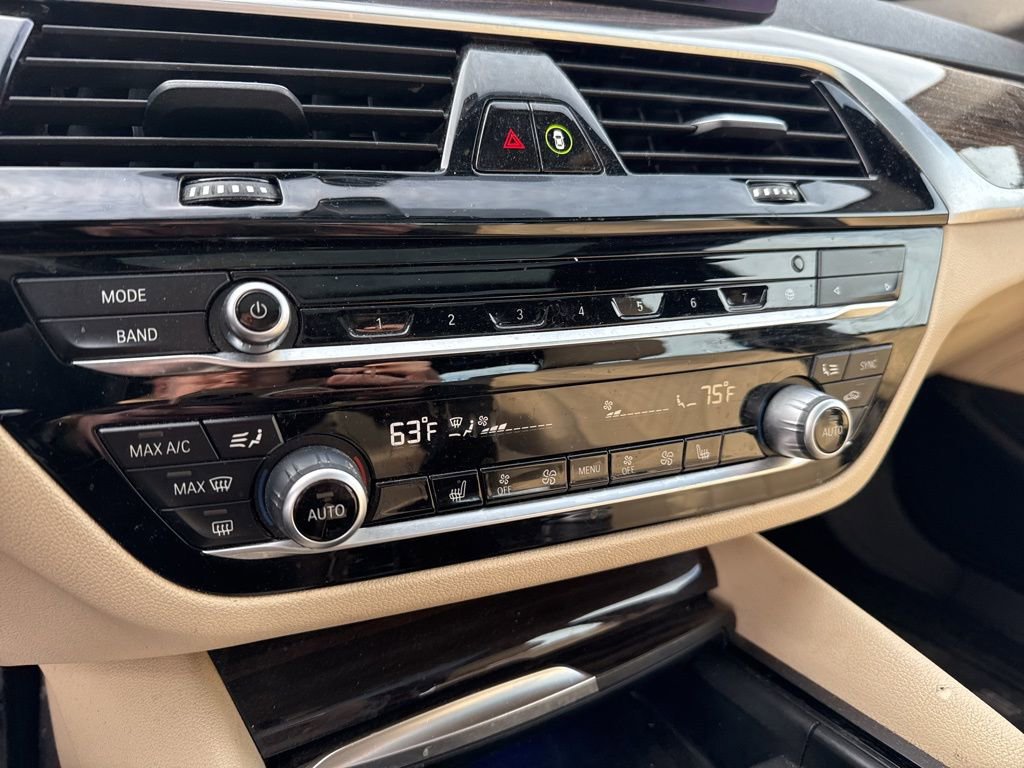 Used 2021 BMW 530i xDrive w/ Convenience Package image 17