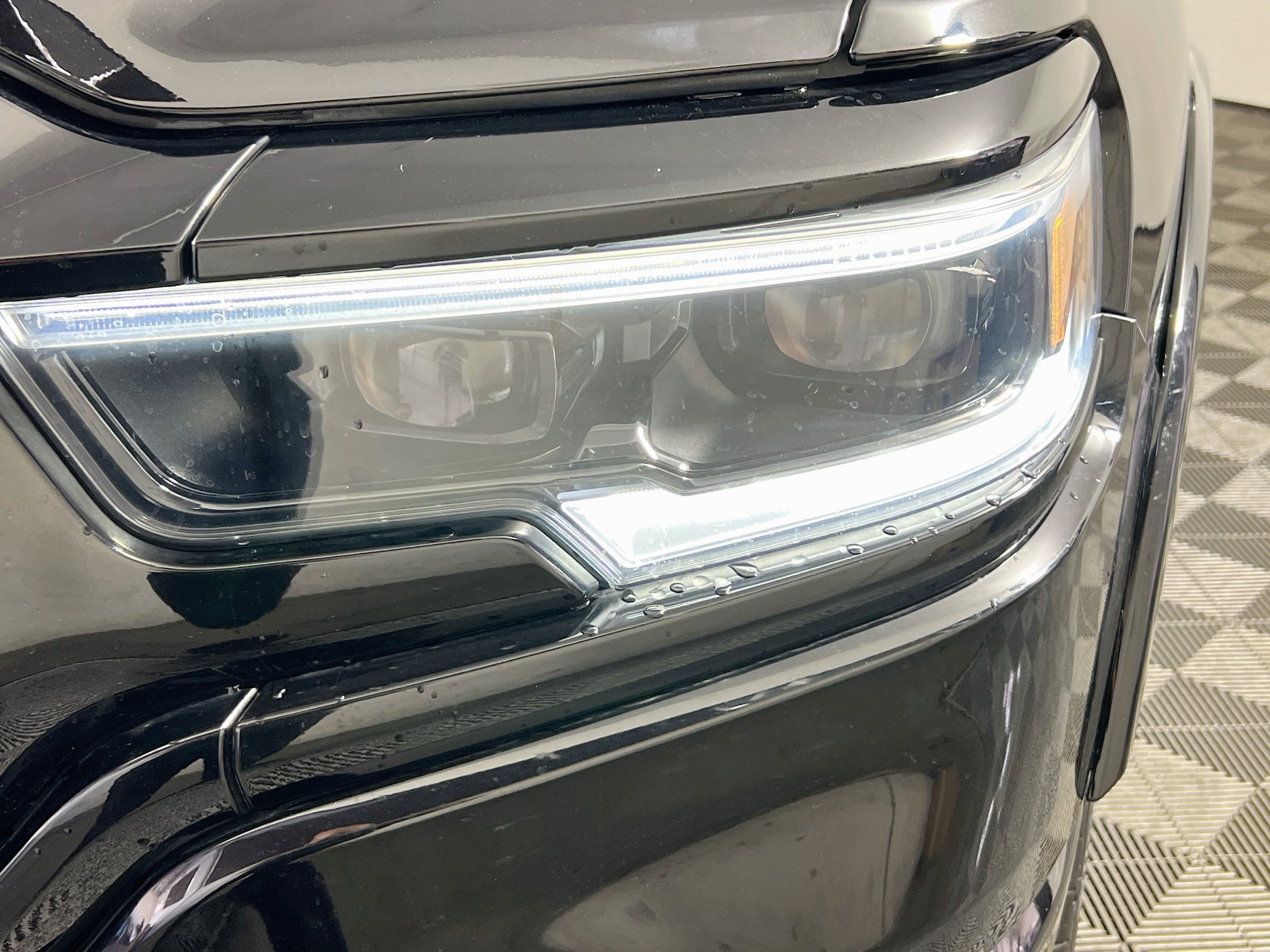 Used 2023 RAM 1500 Limited AWD/4WD image 11