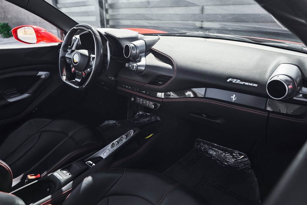 Used 2023 Ferrari F8 Tributo image 31