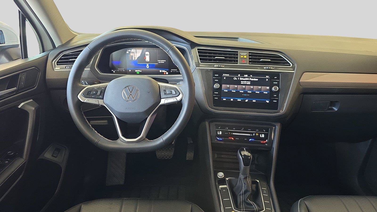 Used 2024 Volkswagen Tiguan SE AWD/4WD image 9