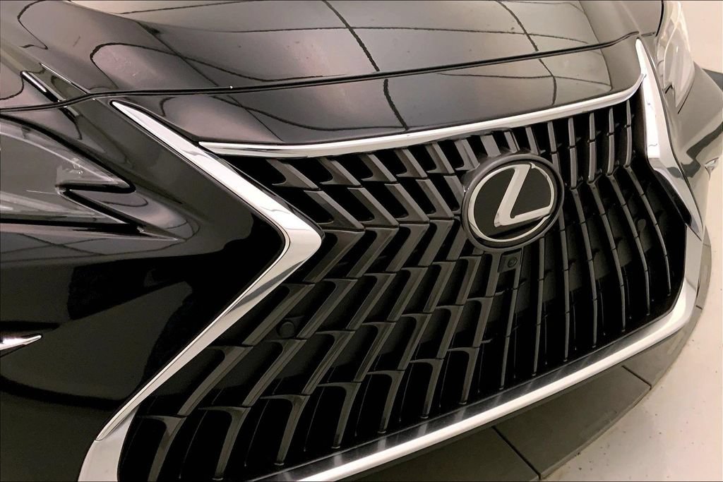 Used 2025 Lexus ES 350 Ultra Luxury w/ Accessory Package (Z2) FWD image 29