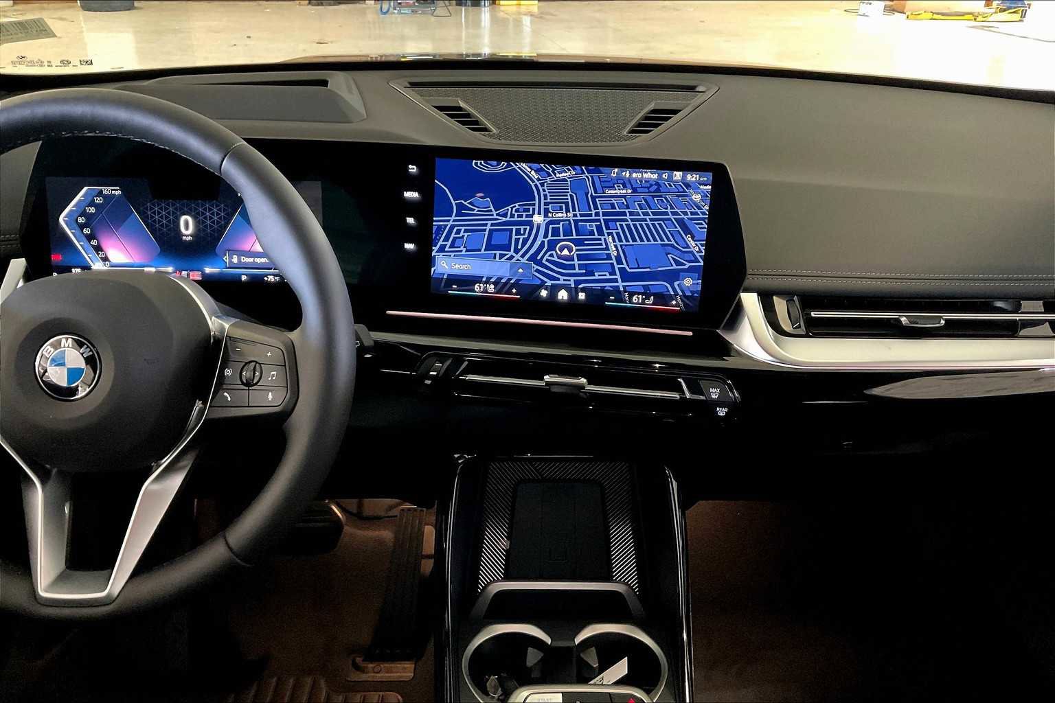 Used 2025 BMW X1 xDrive28i w/ Technology Package image 6