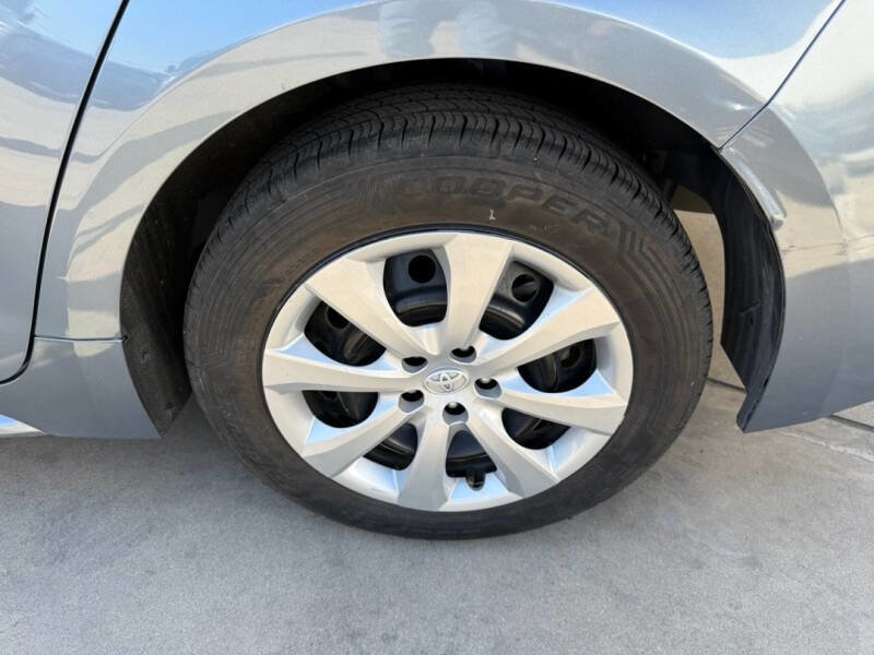 Used 2023 Toyota Corolla LE image 23