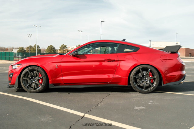 Used 2020 Ford Mustang Shelby GT500 w/ Carbon Fiber Track Pack image 3