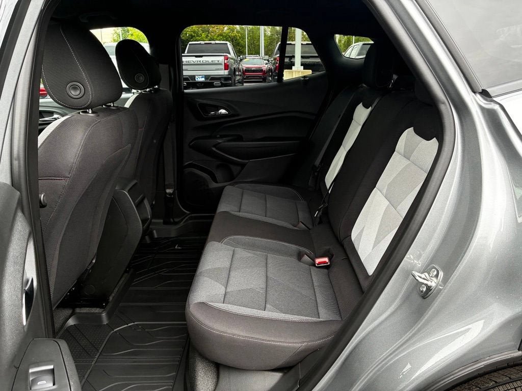 New 2026 Chevrolet Trax RS FWD image 19