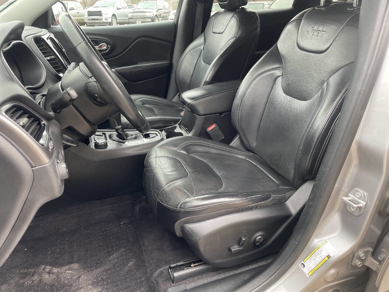 Used 2019 Jeep Cherokee Limited image 13