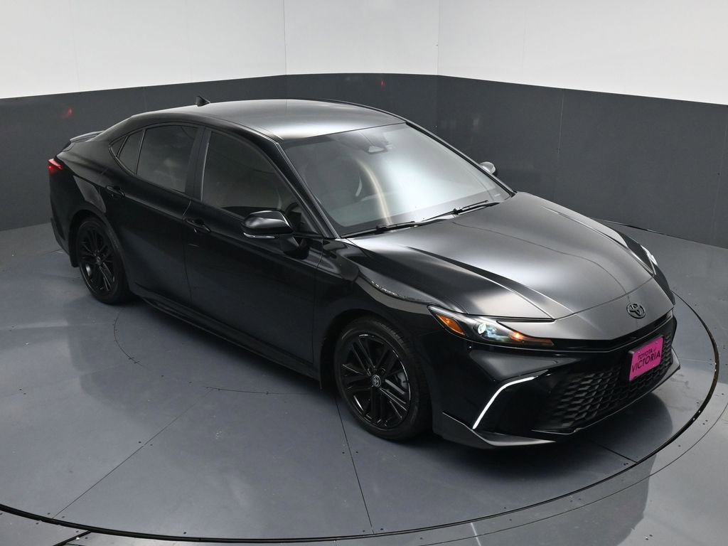 Used 2025 Toyota Camry SE image 15