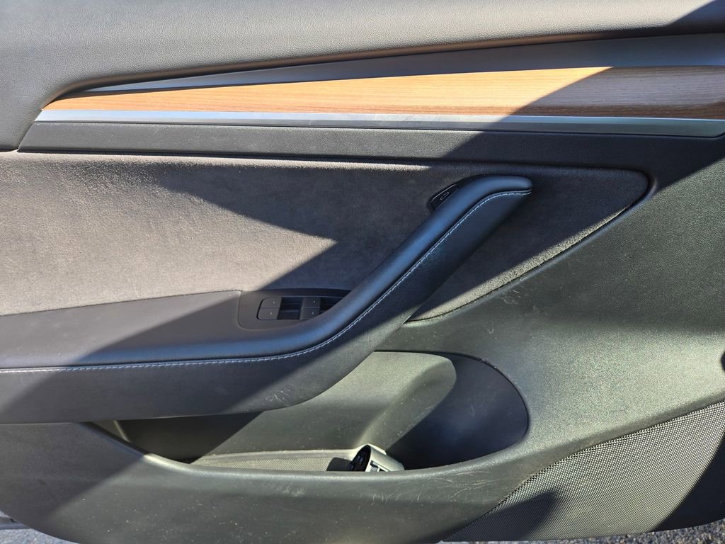 Used 2023 Tesla Model 3 Standard Range image 10