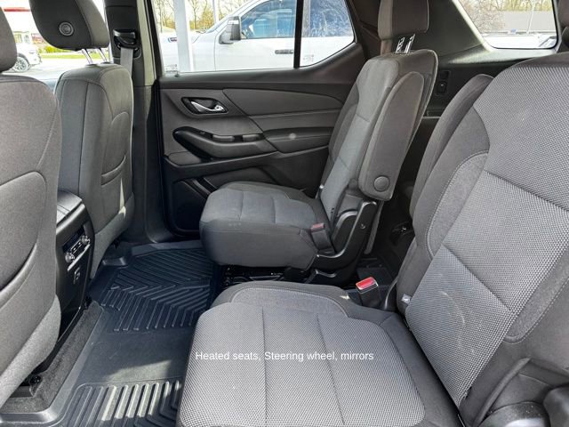 Used 2023 Chevrolet Traverse LT w/ Rear Camera Mirror Package image 12