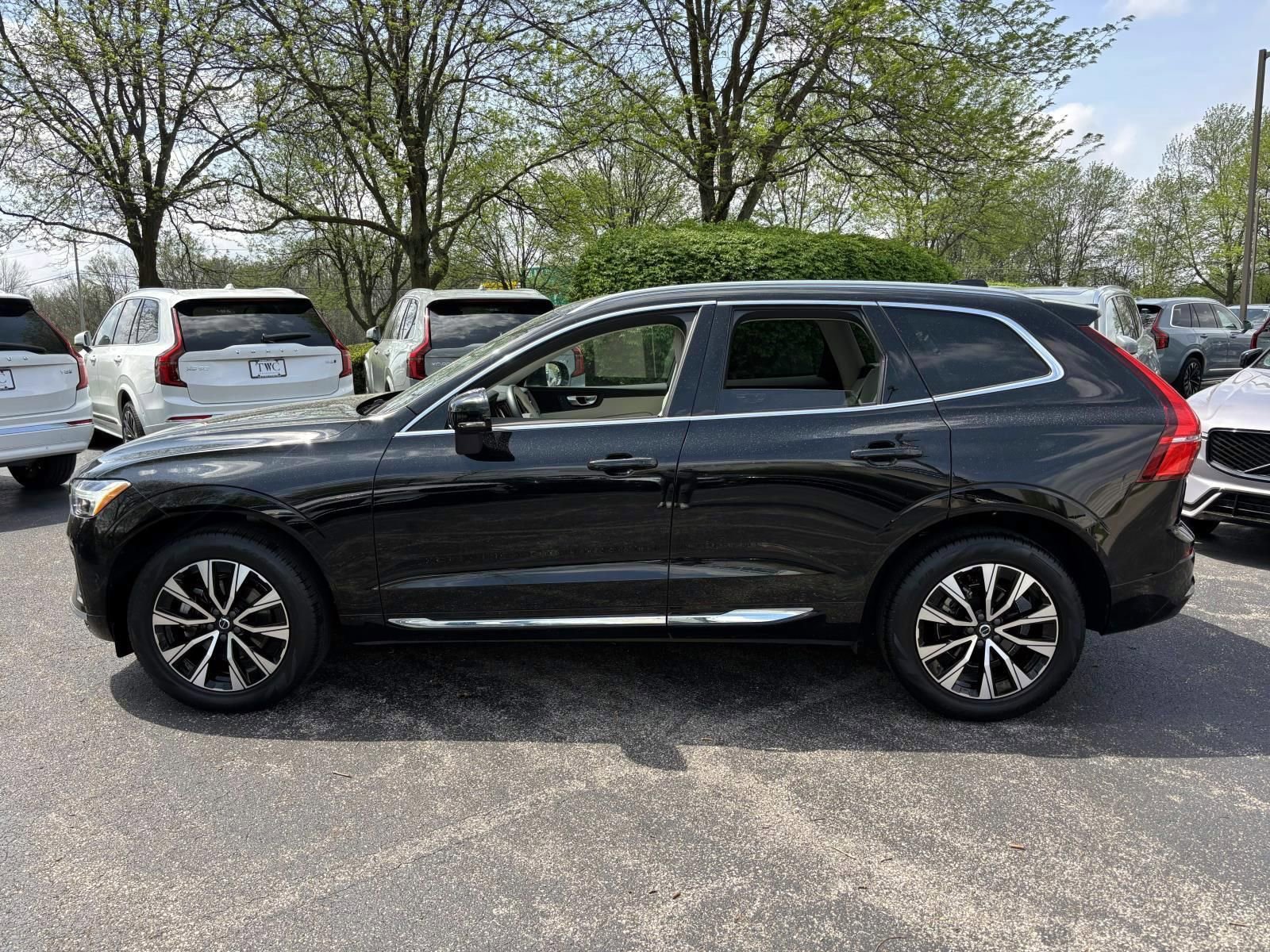 Used 2023 Volvo XC60 B5 Plus w/ Protection Package image 8