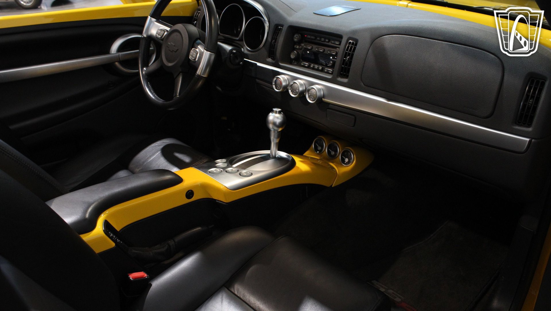 Used 2003 Chevrolet SSR w/ Preferred Equipment Group RWD image 33